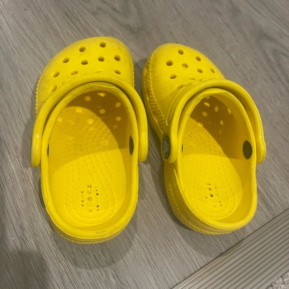 Kids Yellow Crocs - Picture 2 of 3